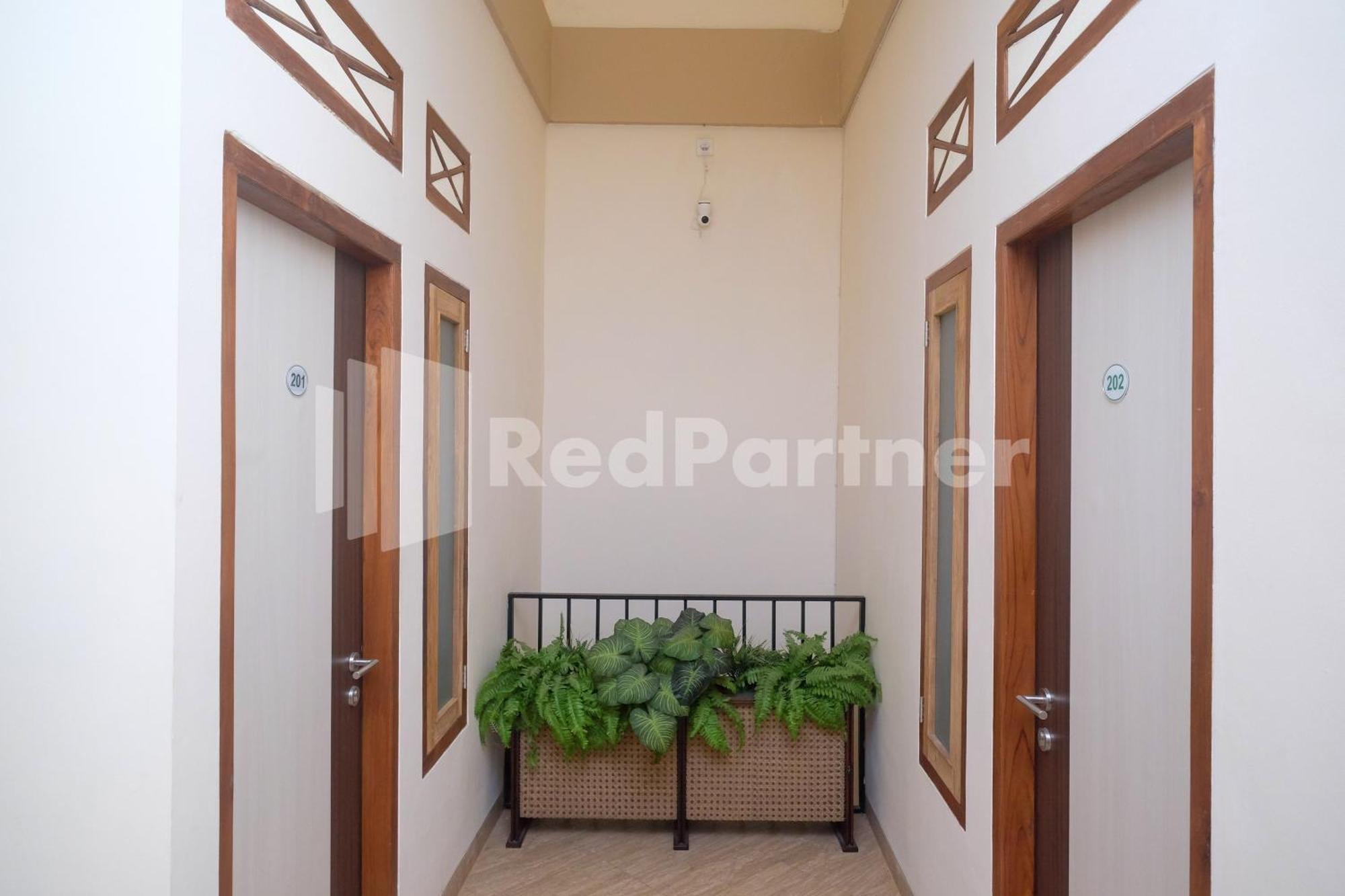 Ndliman House Near Ugm Jogja Mitra Reddoorz Hotel Kejayan Exterior foto