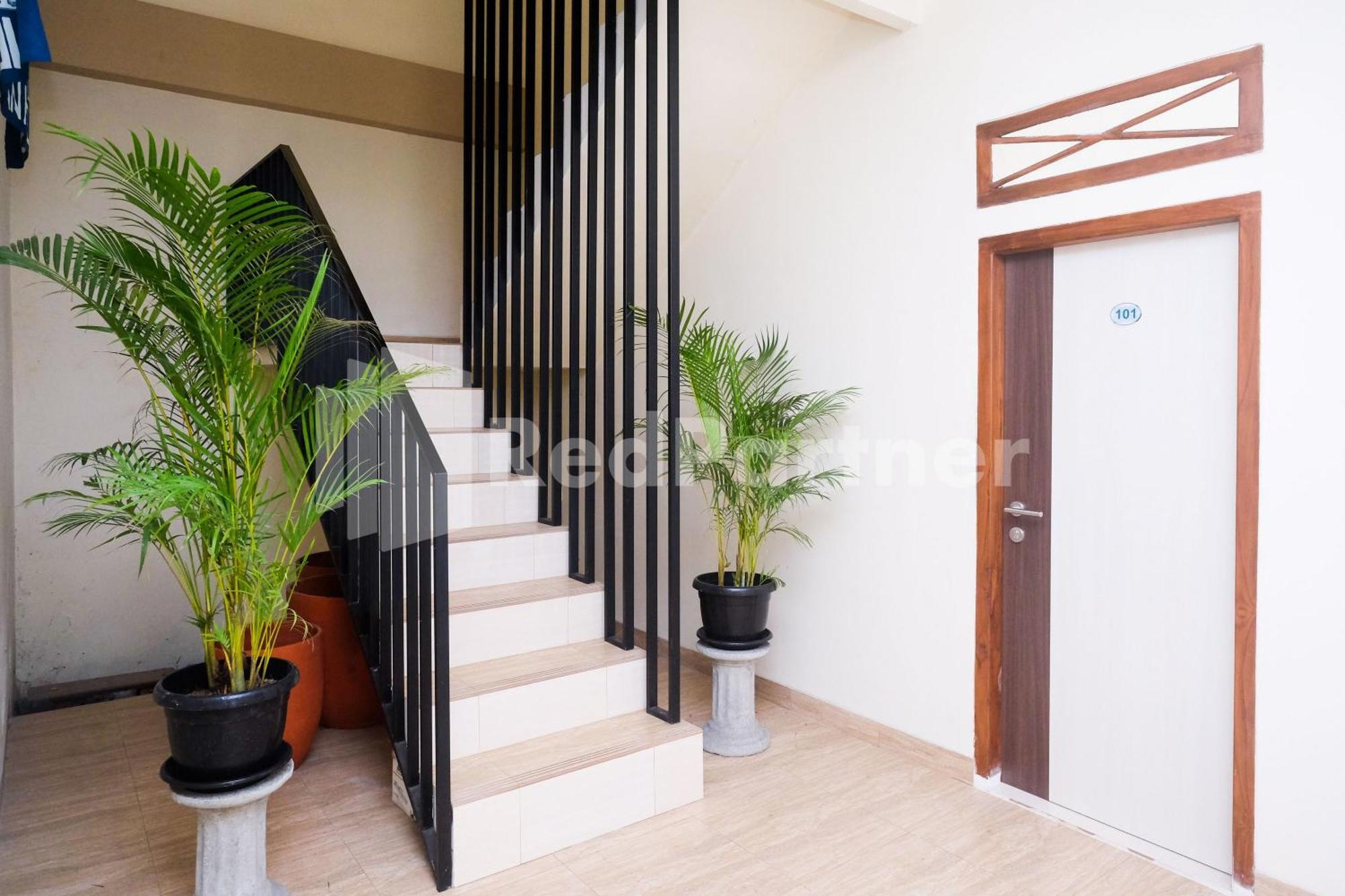 Ndliman House Near Ugm Jogja Mitra Reddoorz Hotel Kejayan Exterior foto