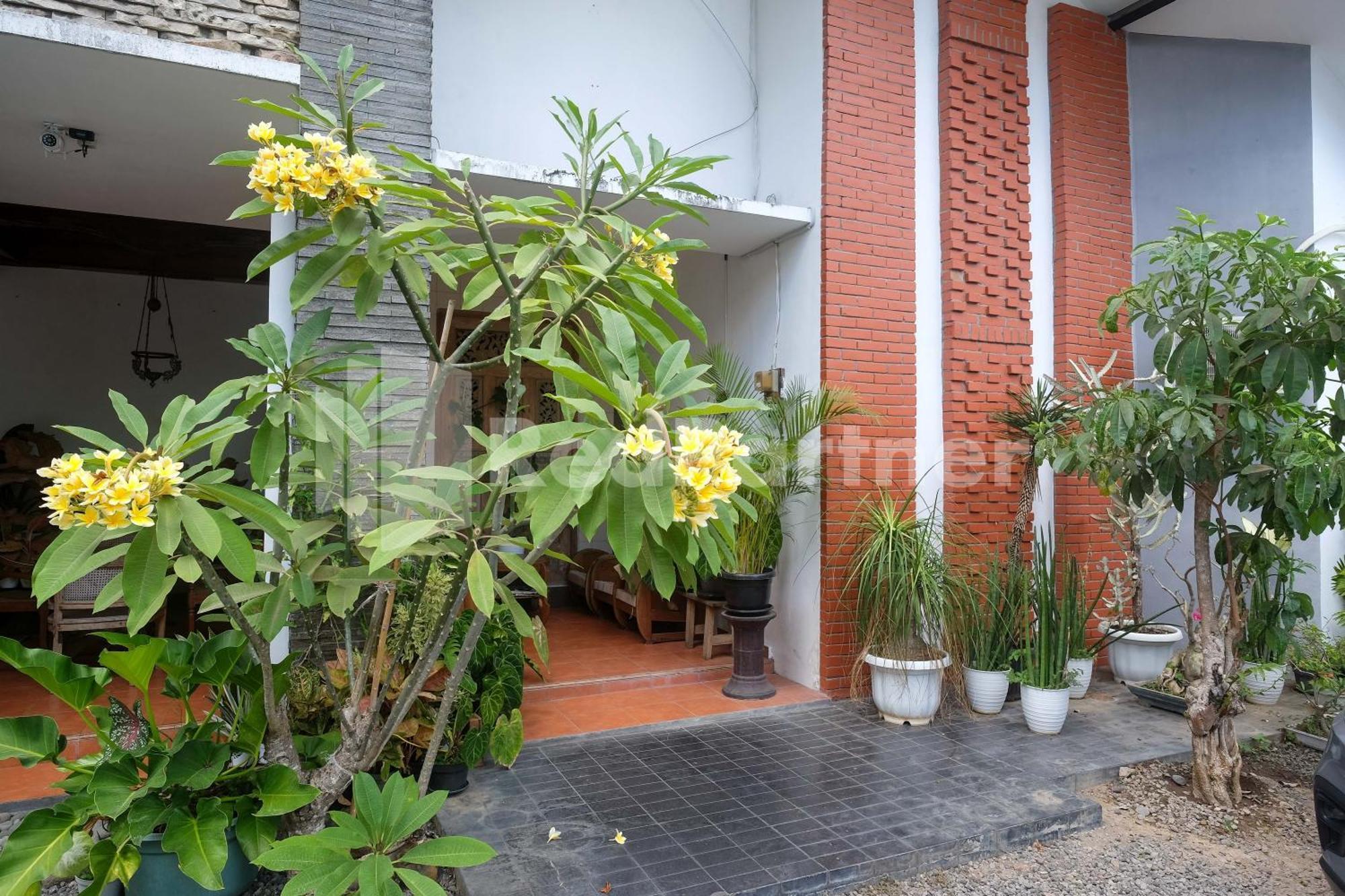 Ndliman House Near Ugm Jogja Mitra Reddoorz Hotel Kejayan Exterior foto