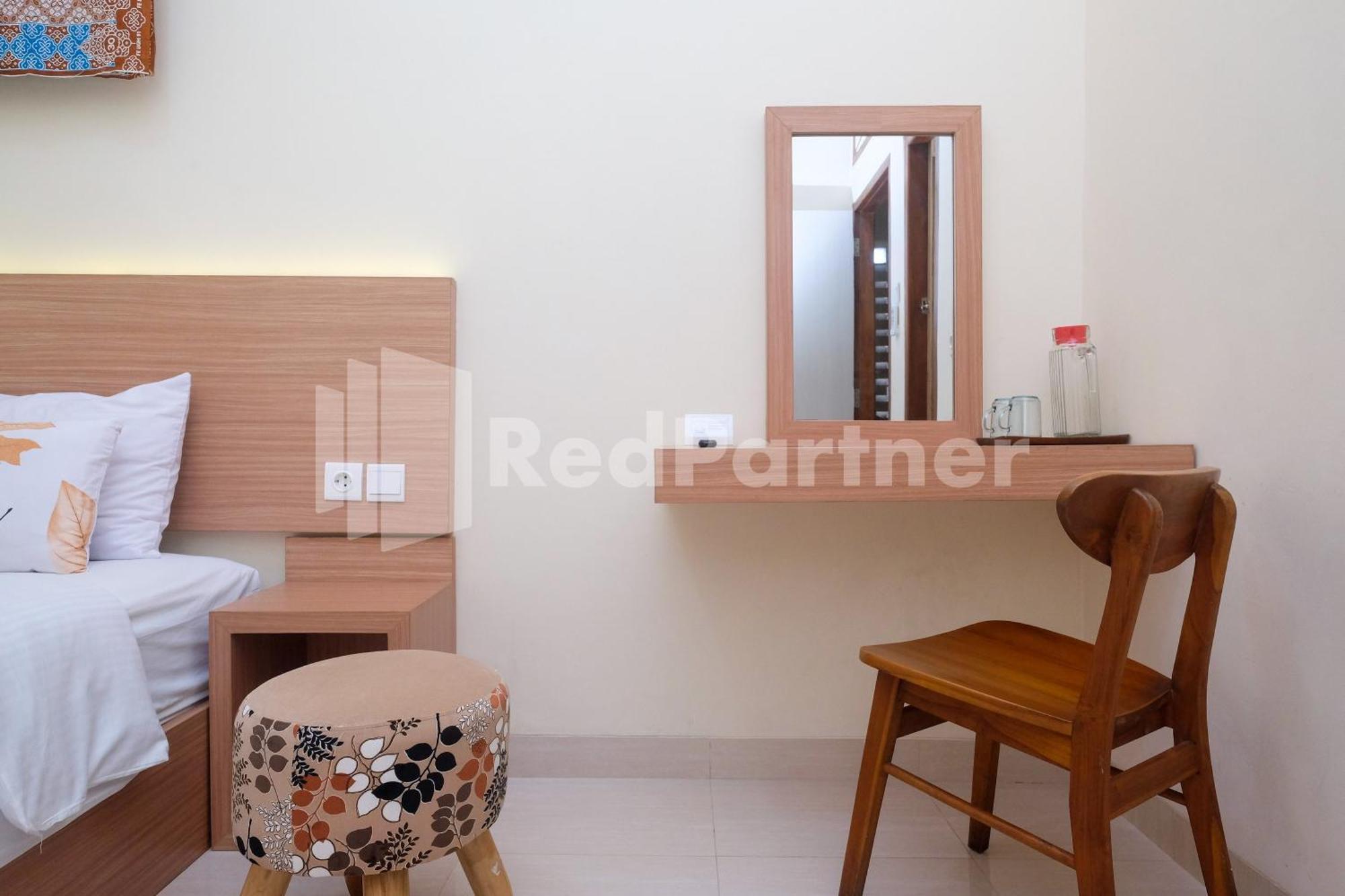 Ndliman House Near Ugm Jogja Mitra Reddoorz Hotel Kejayan Exterior foto